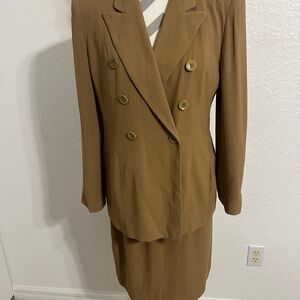 VTG Rena Rowan Womens Size 8P Beige Blazer Skirt Suit Set 2 Piece Collared #482,